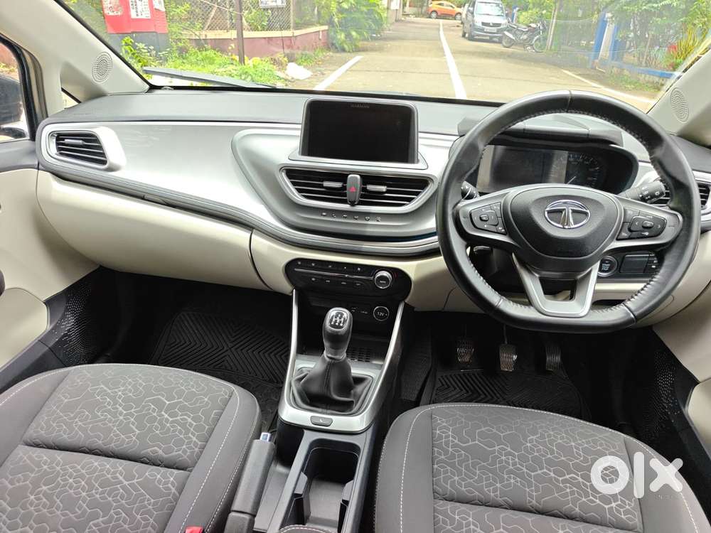 Tata Altroz 1.2 Xz Plus Petrol, 2024, Petrol