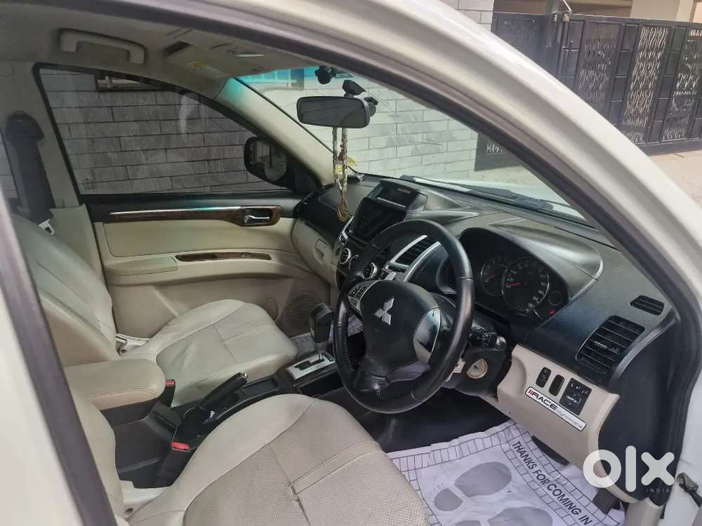 Mitsubishi Pajero Sport 2015