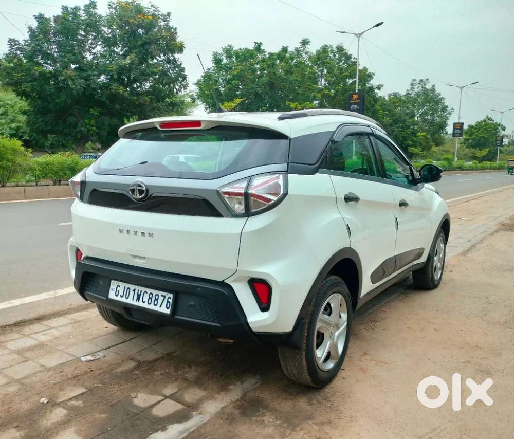 Tata Nexon 1.2 Revotron Xm (s), 2021, Petrol