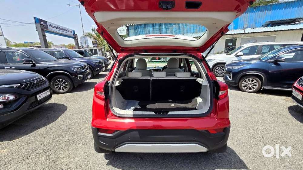 Mahindra Xuv300 1.2 W8 (o) Amt Dual Tone Petrol, 2022, Petrol