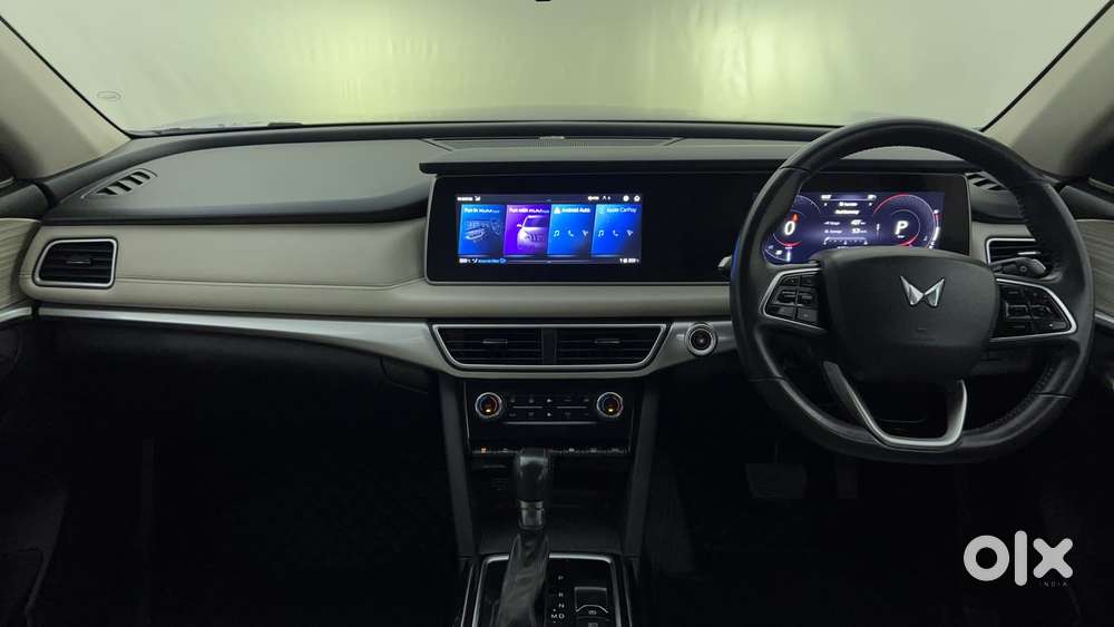 Mahindra Xuv700 2.2 Ax 7 Diesel At Luxury Pack Str, 2021, Diesel