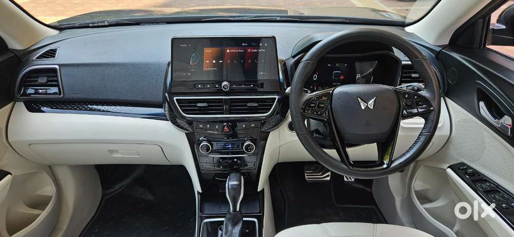 Mahindra Xuv 3xo Ax5 Pm At, 2024, Petrol