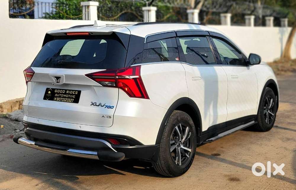 Mahindra Xuv700 2.0 Ax 5 Petrol Mt 7 Str, 2024, Petrol