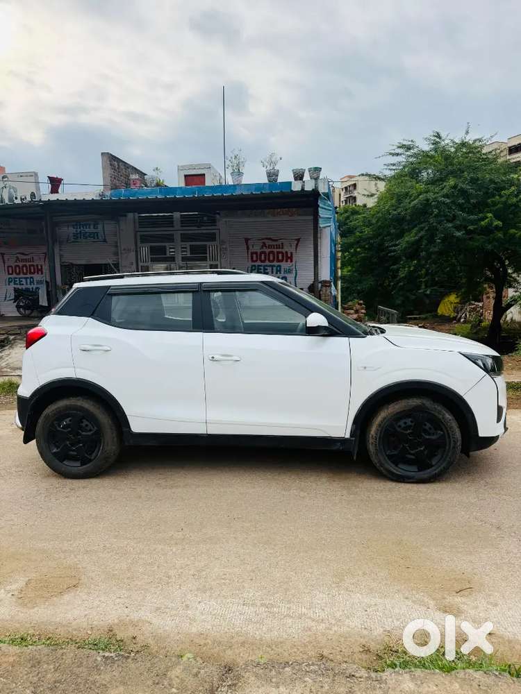 Mahindra Xuv300 W6 2024 Well Maintained
