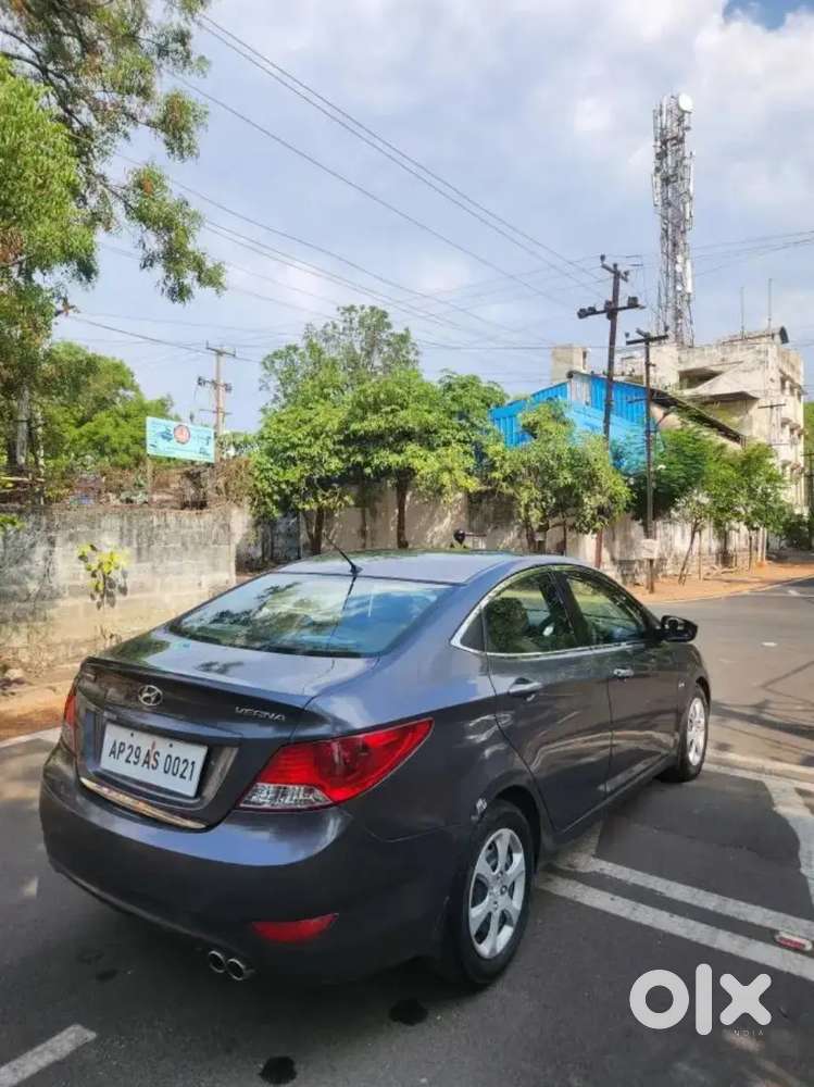 Hyundai Verna 2012 Petrol 97000 Km Driven