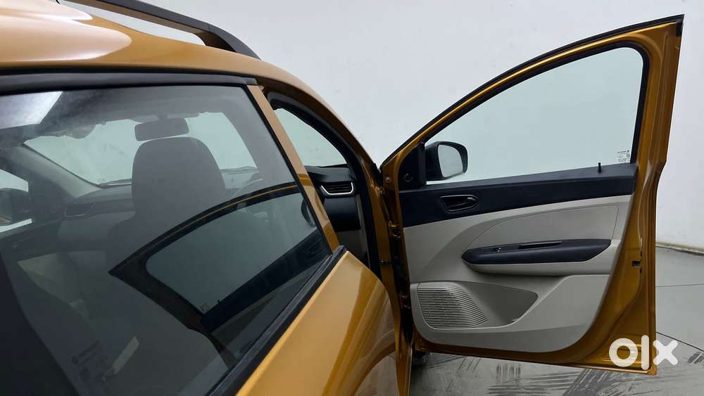 Renault Triber Rxl, 2022, Petrol
