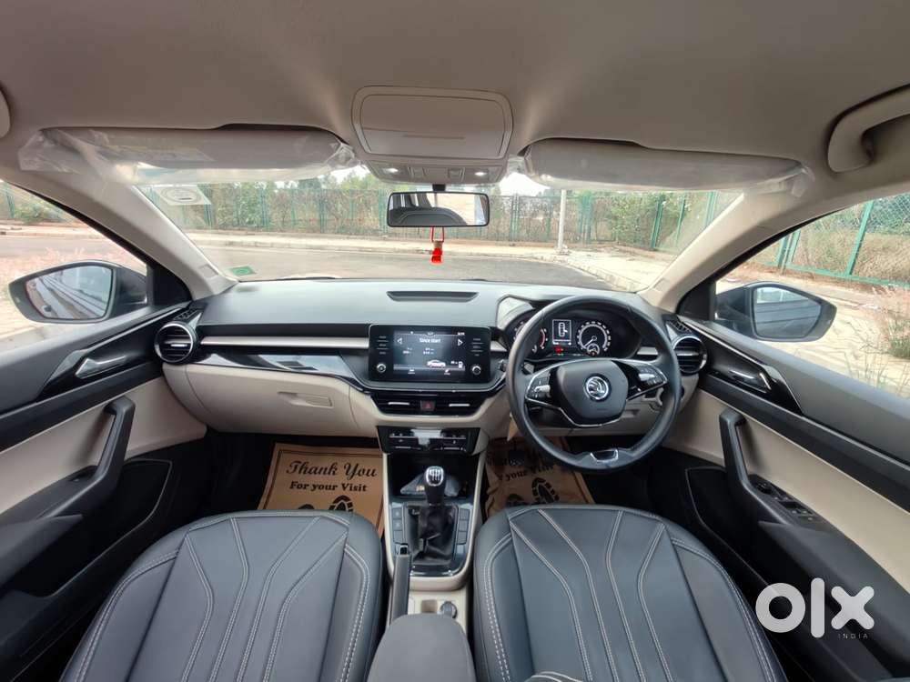 Skoda Slavia 1.0 Ambition Tsi, 2023, Petrol