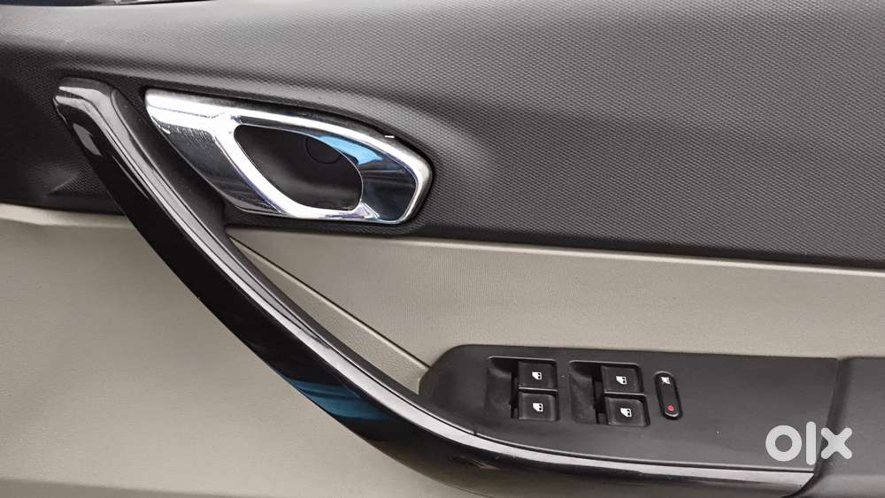 Tata Tiago 1.2 Revotron Xza, 2017, Petrol