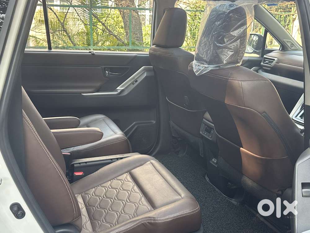 Toyota Innova Hycross