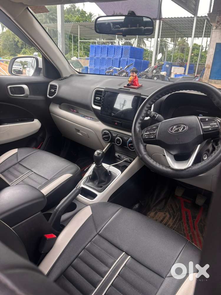 Hyundai Venue Petrol 2025
