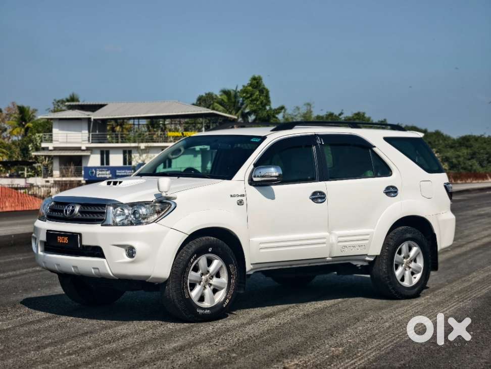 Toyota Fortuner 3.0 4x4 Manual, 2011, Diesel