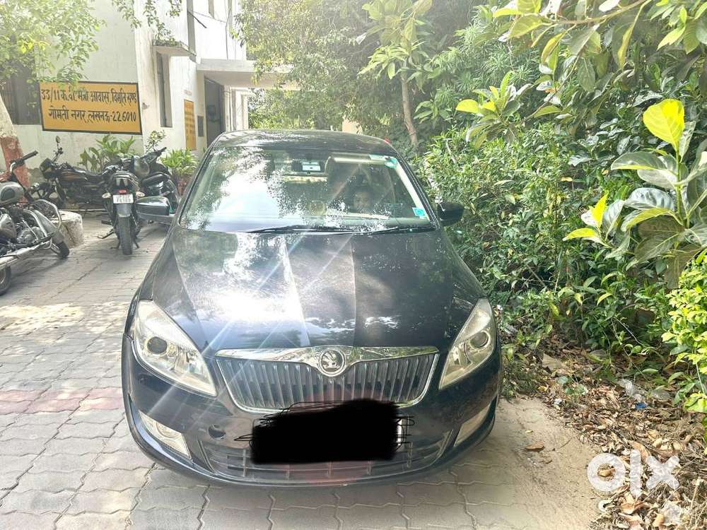 Skoda Rapid 2015 Diesel At Dsg Well Maintained