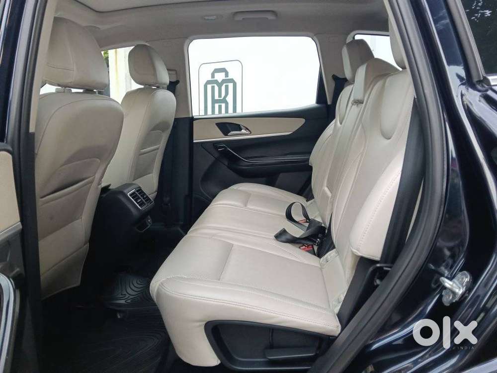 Mahindra Xuv700 2.2 Ax 7 Diesel Mt Luxury Pack Str, 2025, Diesel
