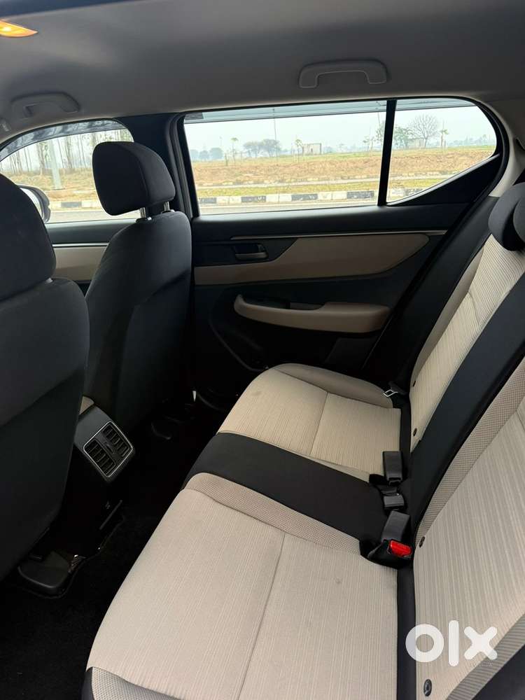 Honda Elevate V Cvt Petrol 2025