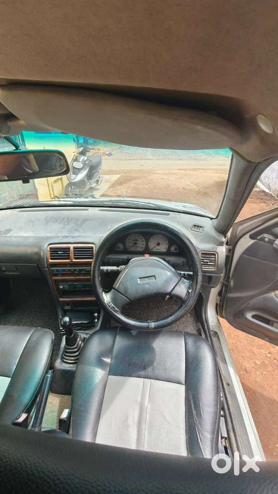 Maruti Suzuki Esteem 2002