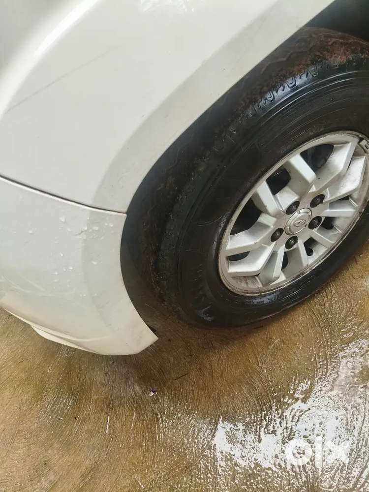 Mahindra Tuv 300 2016 Diesel Well Maintained.original Running Showroom