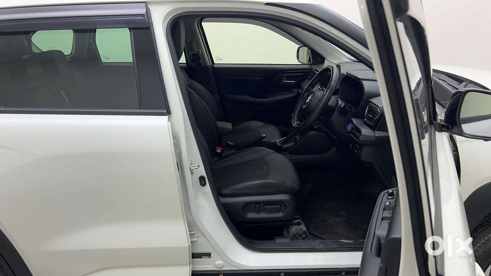 Maruti Suzuki Grand Vitara 1.5 Alpha Smart Hybrid, 2025, Cng & Hybri..