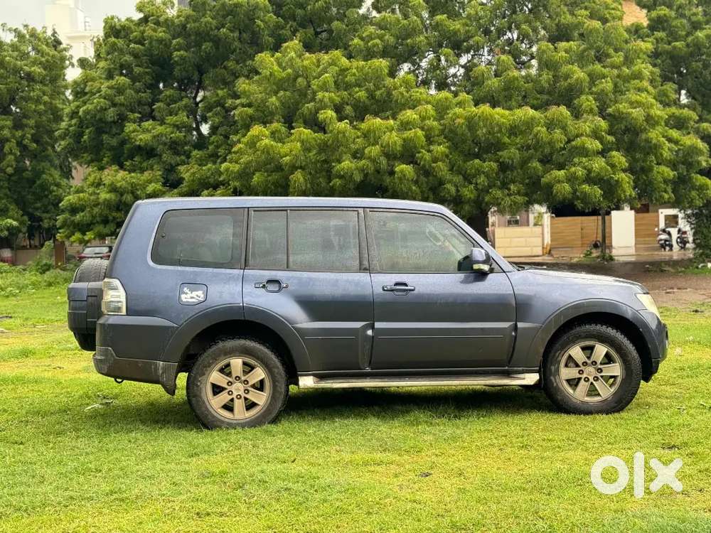 Mitsubishi Montero 7 Seater Suv