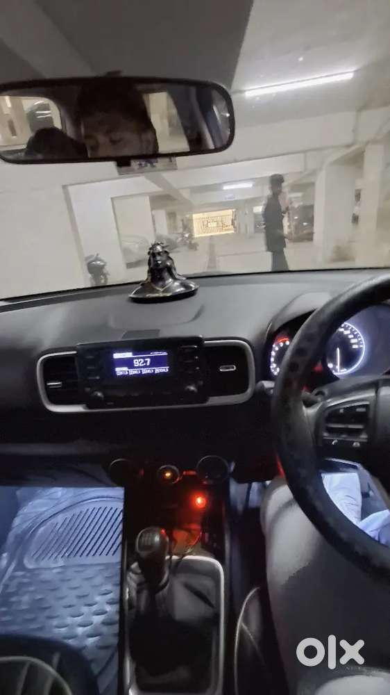 Hyundai Venue 2021 Petrol 1st Owner  Excellent Condition  39255km