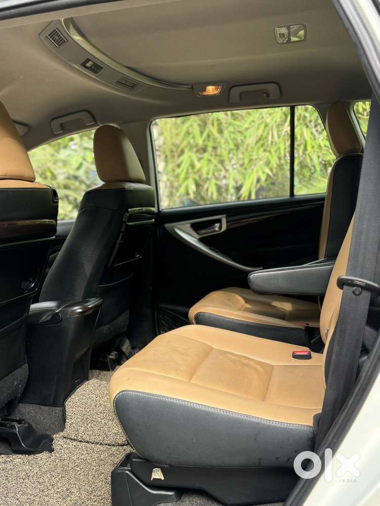 Toyota Innova Crysta [2020-ongoing] 2.4 Zx 7 Str, 2022, Diesel