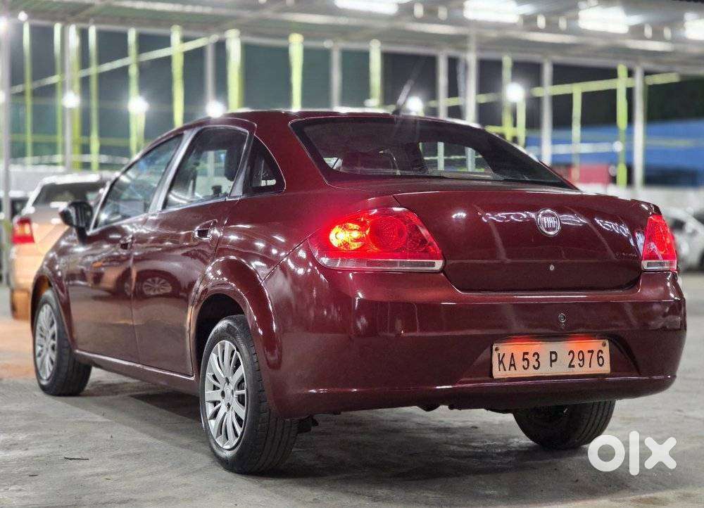 Fiat Linea Emotion Pk 1.4, 2010, Petrol