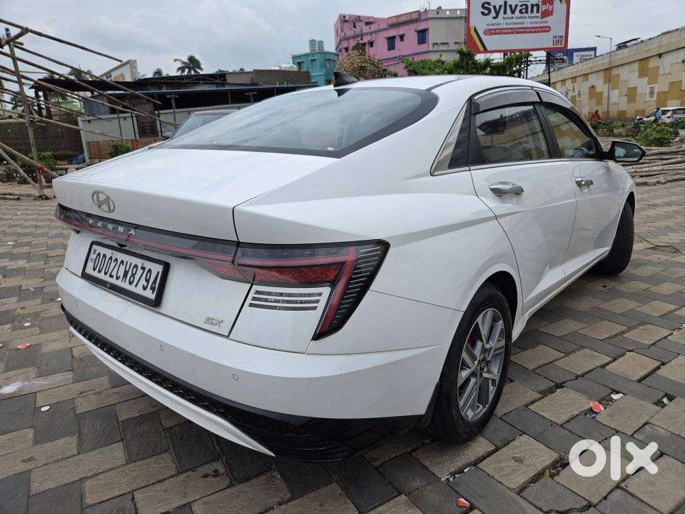 Hyundai Verna 1.5 Mpi Mt Sx (o), 2025, Petrol