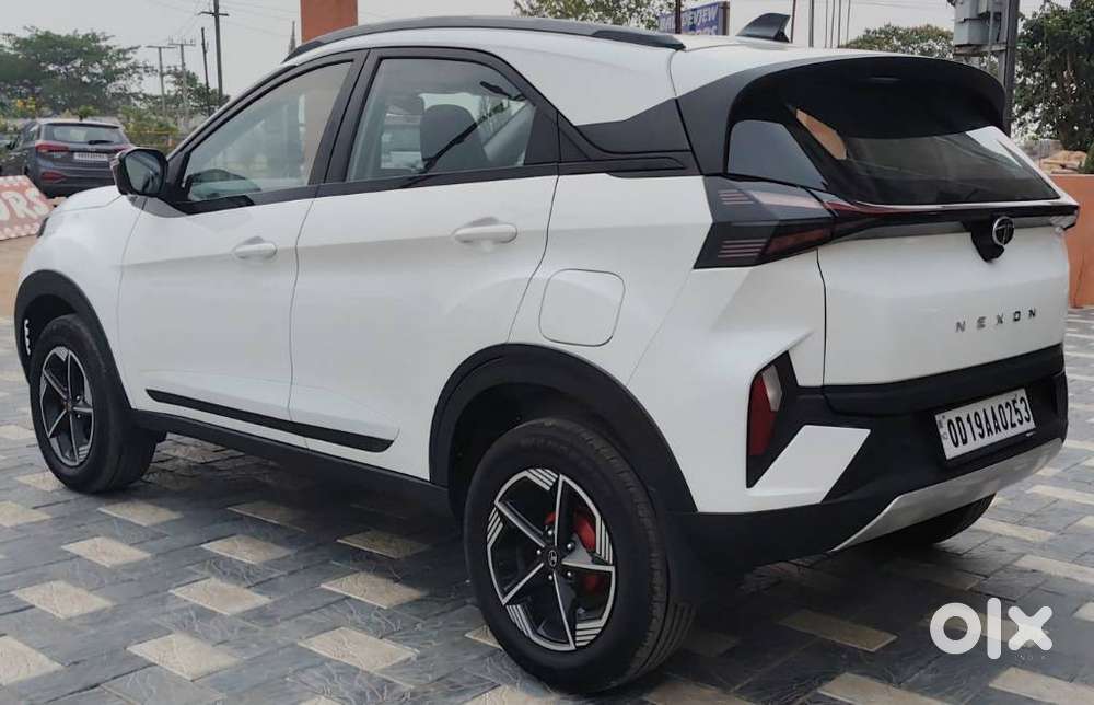 Tata Nexon Creative Plus 1.2 Revotron Petrol 6 Mt, 2024, Petrol