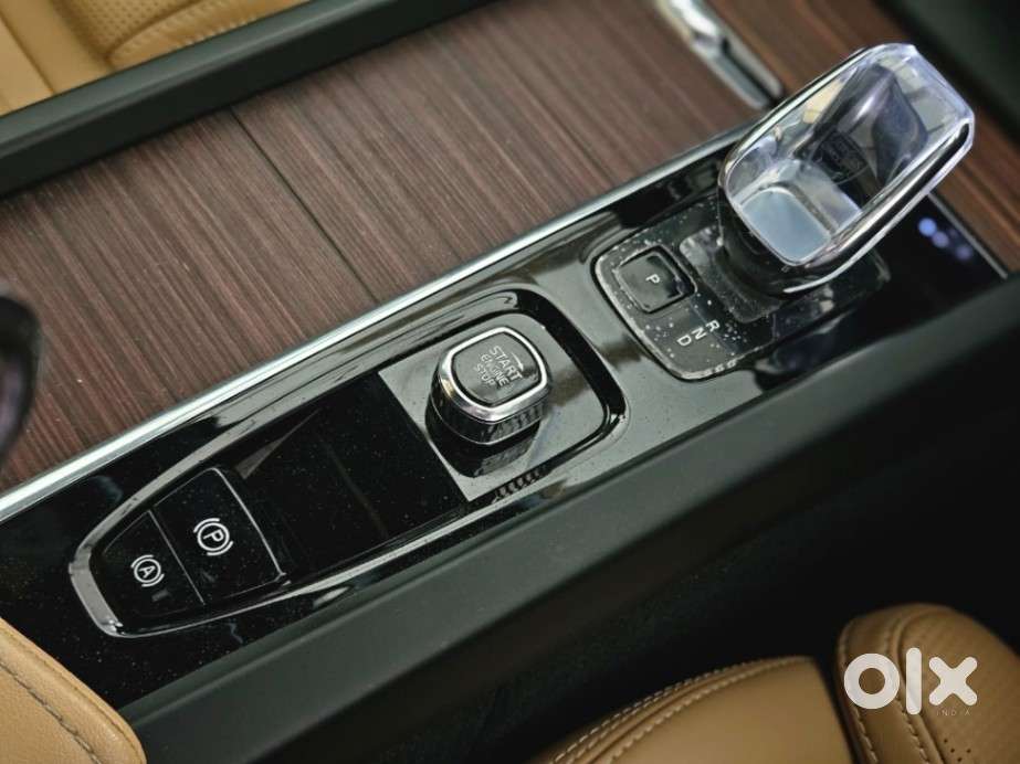 Volvo Xc60 D5 Inscription, 2024, Petrol