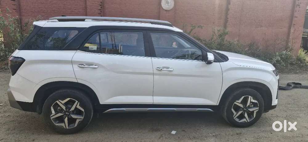 Hyundai Alcazar 2025 Petrol 4500 Km Driven With Sunroof 6 Month Old