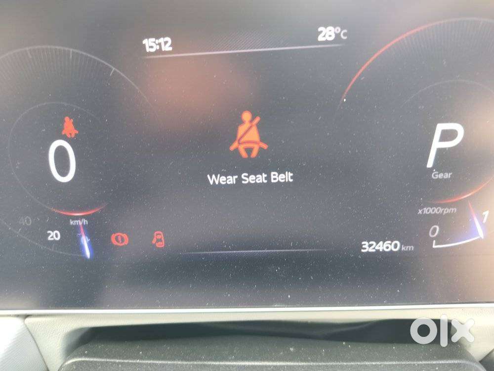 Mahindra Xuv700 2.0 Ax 5 Petrol At Str, 2022, Petrol
