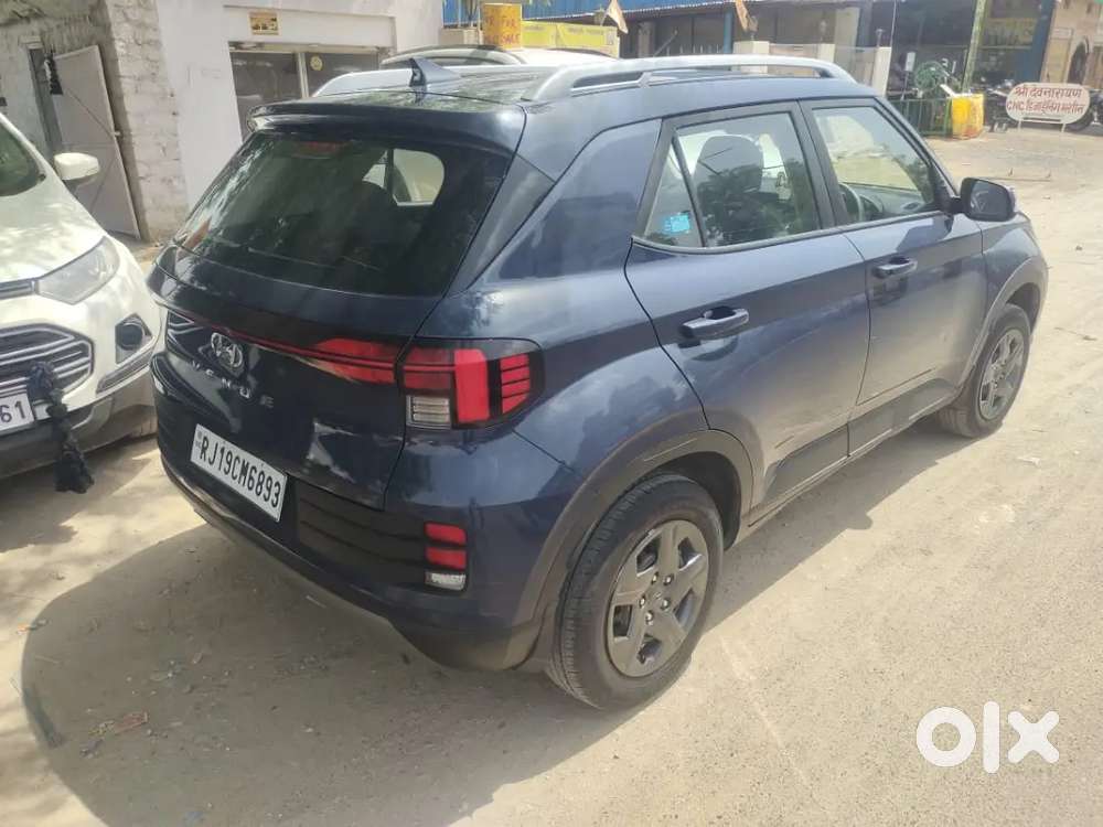 Hyundai Venue 2023 Diesel 30000 Km Driven