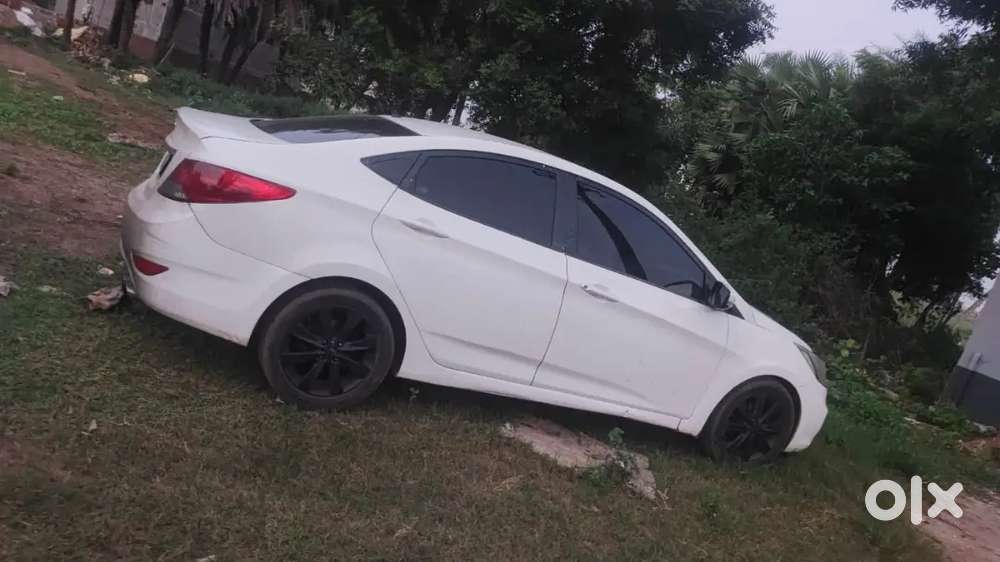 Hyundai Verna Crdi 2012