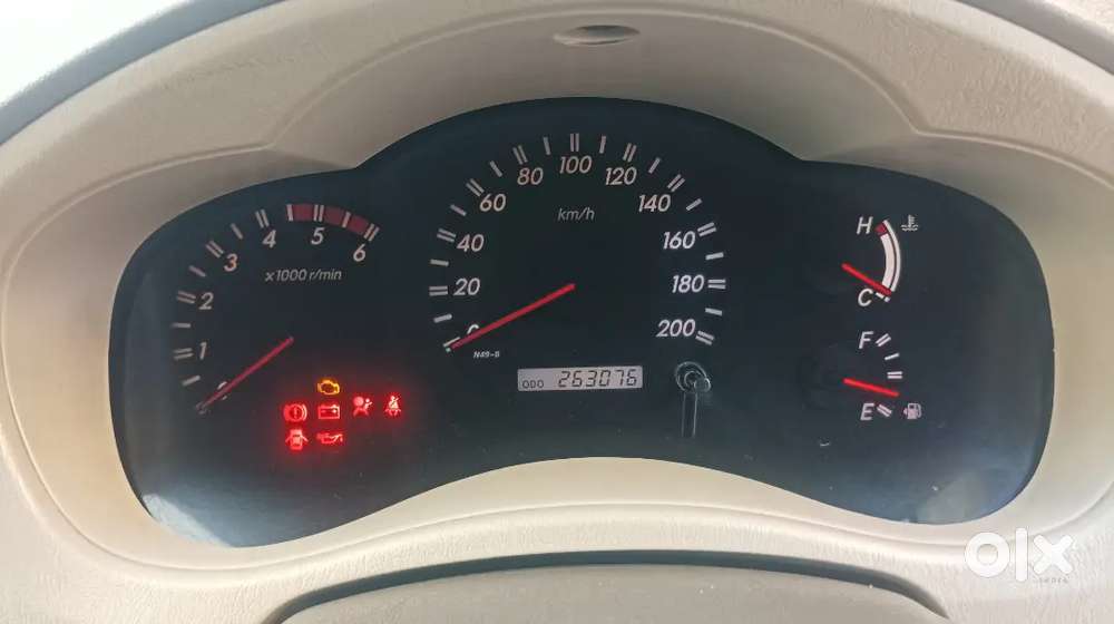 Toyota Innova 2.5 V Diesel 2011 Car For Sale