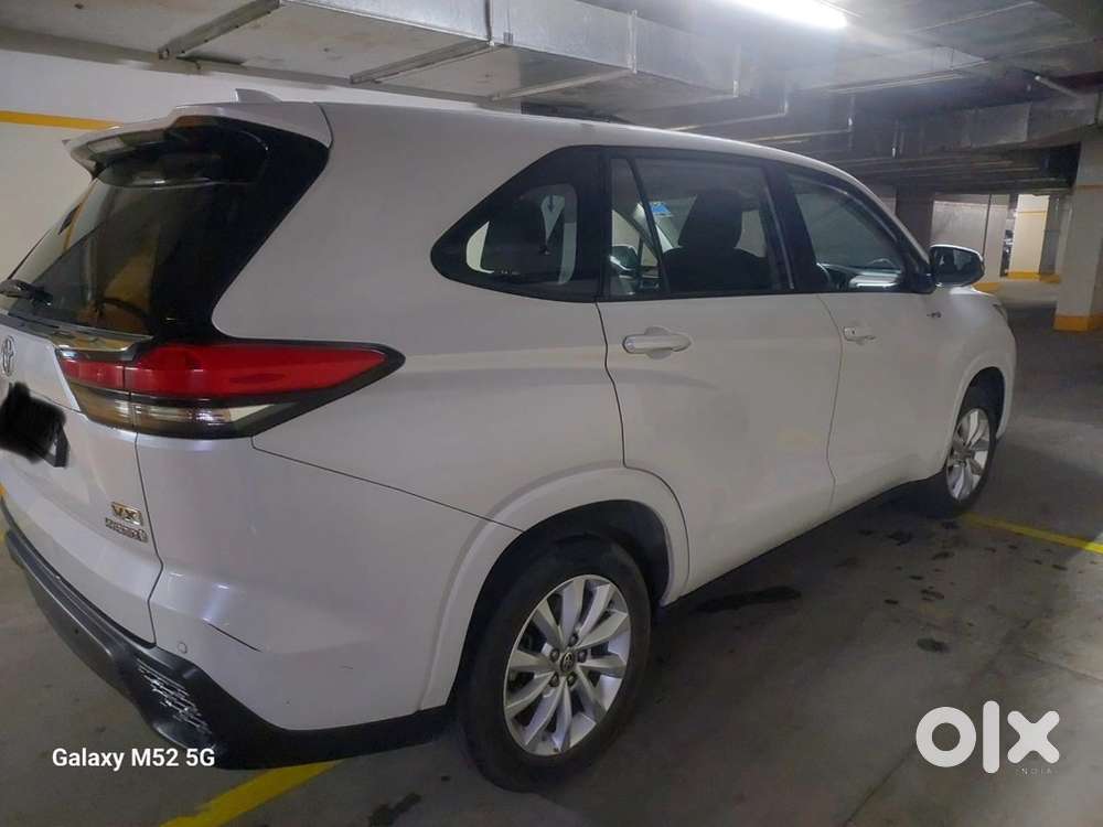 Toyota Innova Hycross 2023 82000 Km Driven