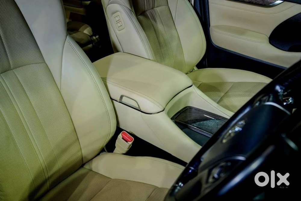 Toyota Vellfire 2.5 Executive Lounge, 2021, Petrol