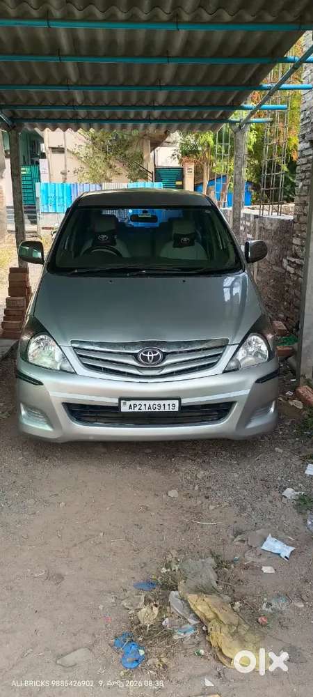 Toyota Innova 2012 Diesel 160000 Km Driven