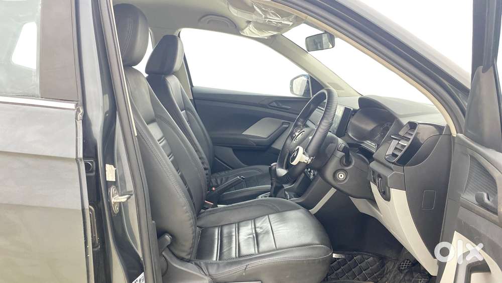 Skoda Kushaq 1.0 Tsi Active, 2022, Petrol