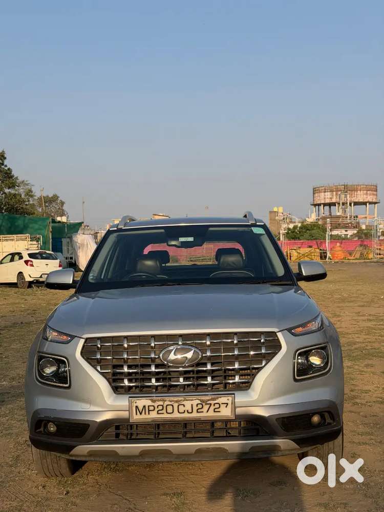 Hyundai Venue 2019 Sunroof Automatic Alloys Wheels Push Button Start