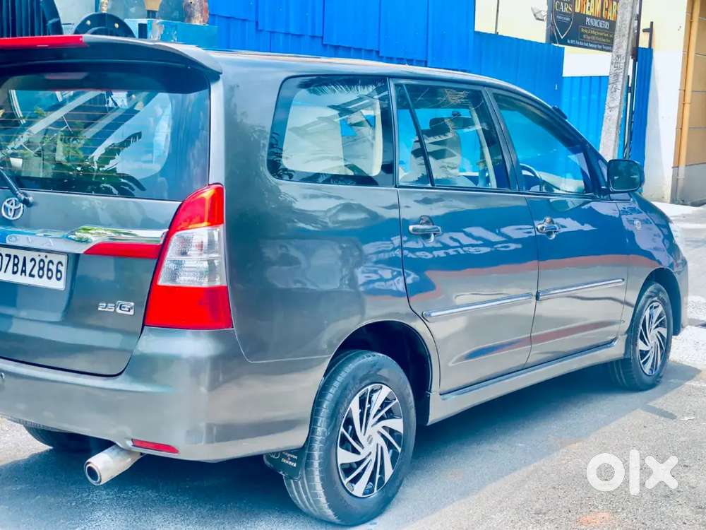 Toyota Innova 2012