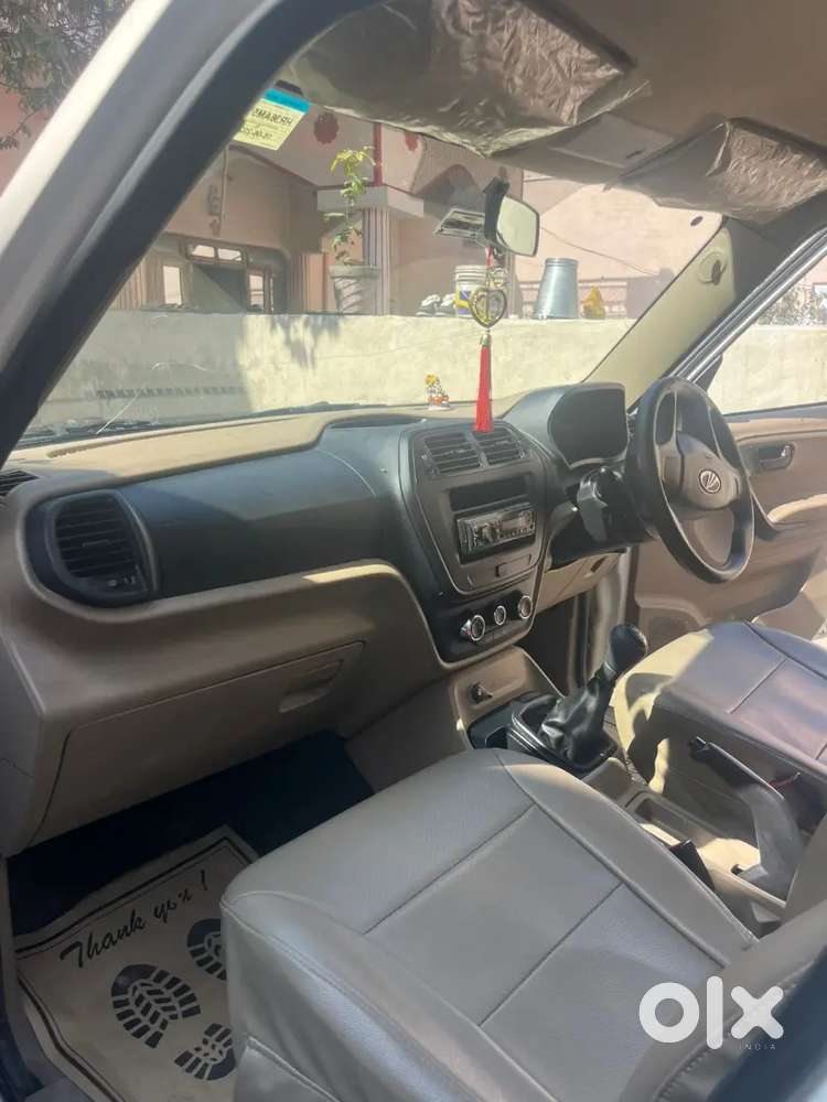 न्यू बोलोरो , 3 साल 10 महीना, कोई लोन बाकी नहीं, गुड कंडीशन।