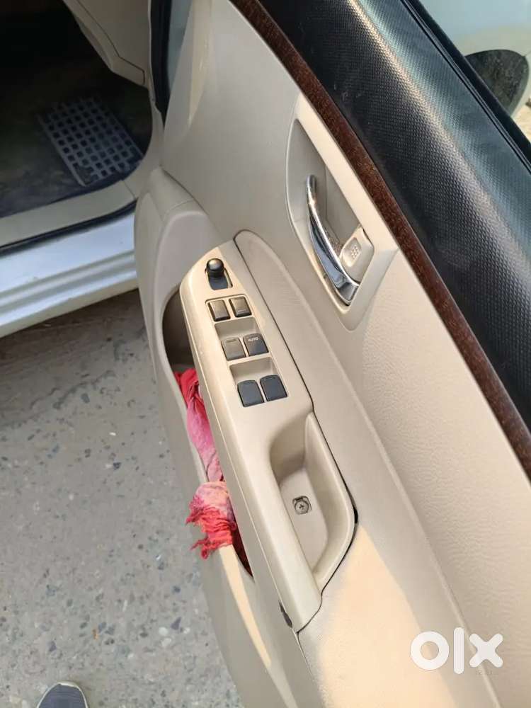 Maruti Suzuki Swift Dzire 2012 Diesel 111520 Km Driven