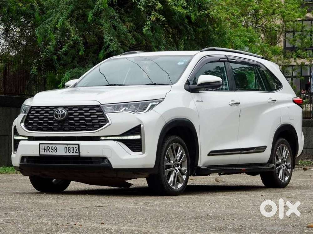 Toyota Innova Hycross 2.0 Zx Hybrid 7 Str, 2023, Petrol