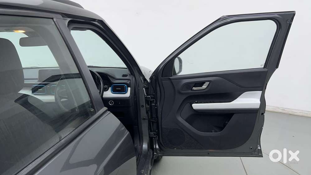 Tata Punch Creative Amt, 2022, Petrol