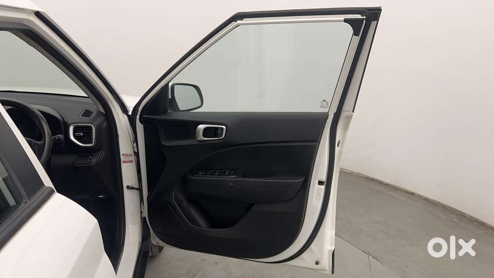 Hyundai Venue 1.2 S Plus, 2022, Petrol