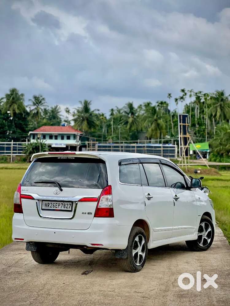 Toyota Innova 2.5 2015 (registerd In Kl 55)