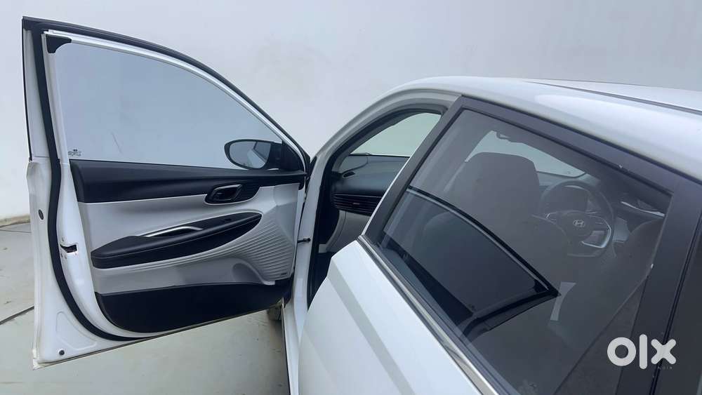 Hyundai New I20 1.2 Asta (o) Mt, 2023, Petrol