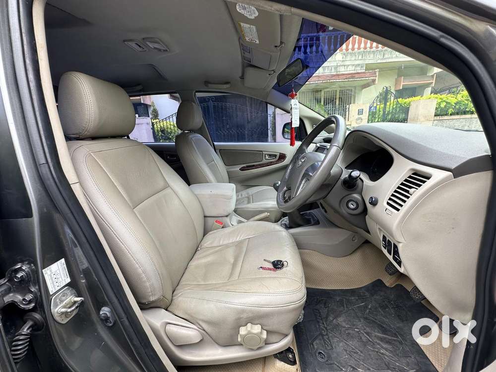Toyota Innova 2.5 V 8 Str, 2013, Diesel