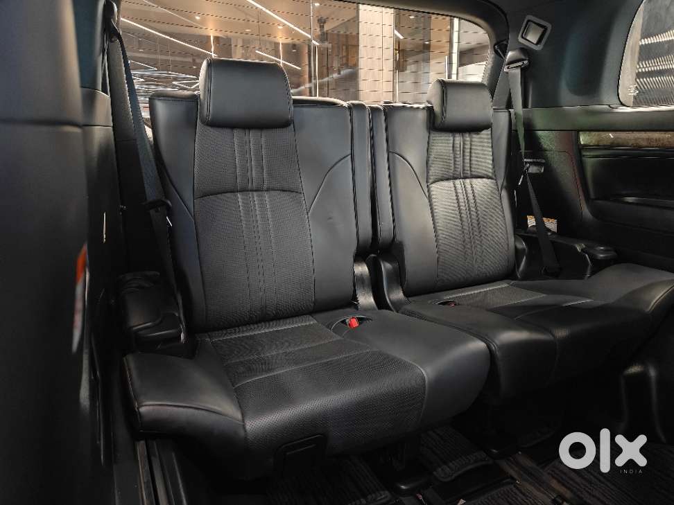 Toyota Vellfire Vip – Executive Lounge, 2022, Petrol
