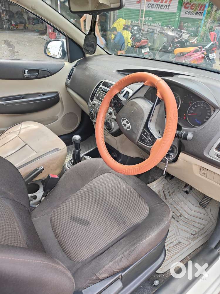 Hyundai I20 Petrol Cvt Magna Executive, 2013, Petrol