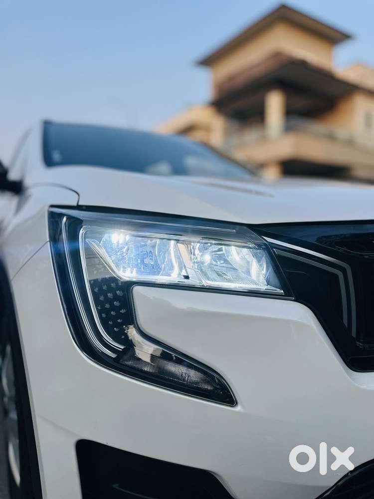 Mahindra Xuv700 2.0 Mx Petrol Mt 5 Str, 2023, Petrol